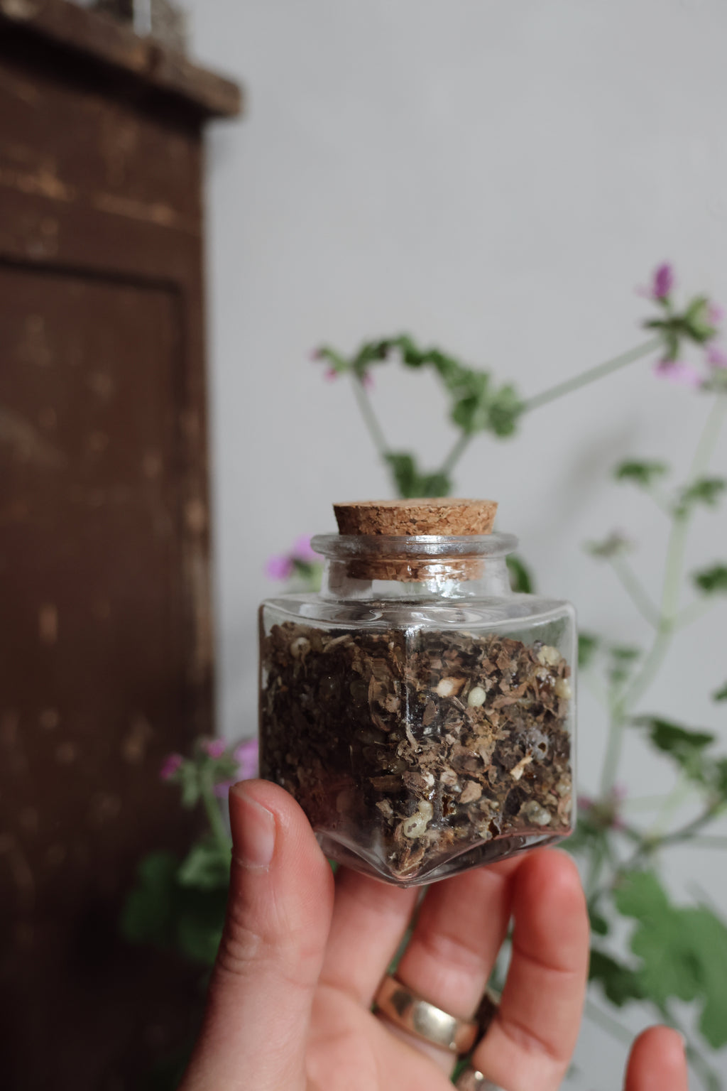 Amber, Patchouli, Frankincense & Benzoin Loose Incense Blend (15g)